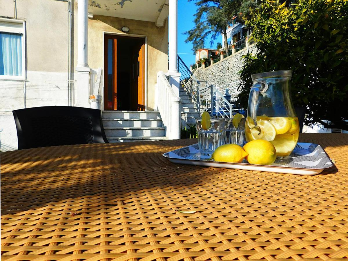 Villa Unifamiliare Con Posto Auto! เลวานโต ภายนอก รูปภาพ