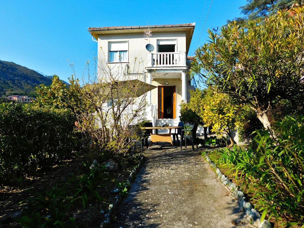 Villa Unifamiliare Con Posto Auto! เลวานโต ภายนอก รูปภาพ