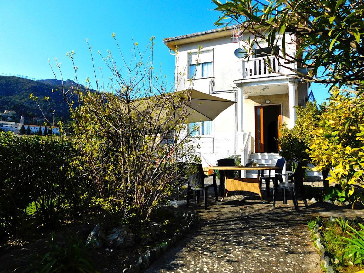 Villa Unifamiliare Con Posto Auto! เลวานโต ภายนอก รูปภาพ